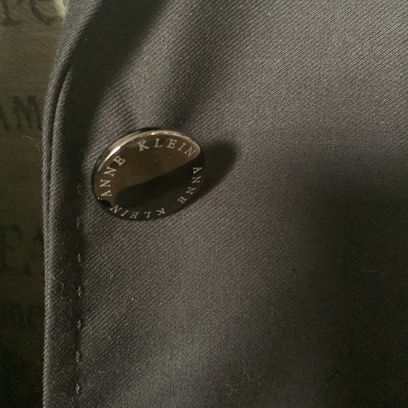 BNWOT ANNE KLEIN Black Blazer, two front pockets, with stitching details. - Picture 3 of 12